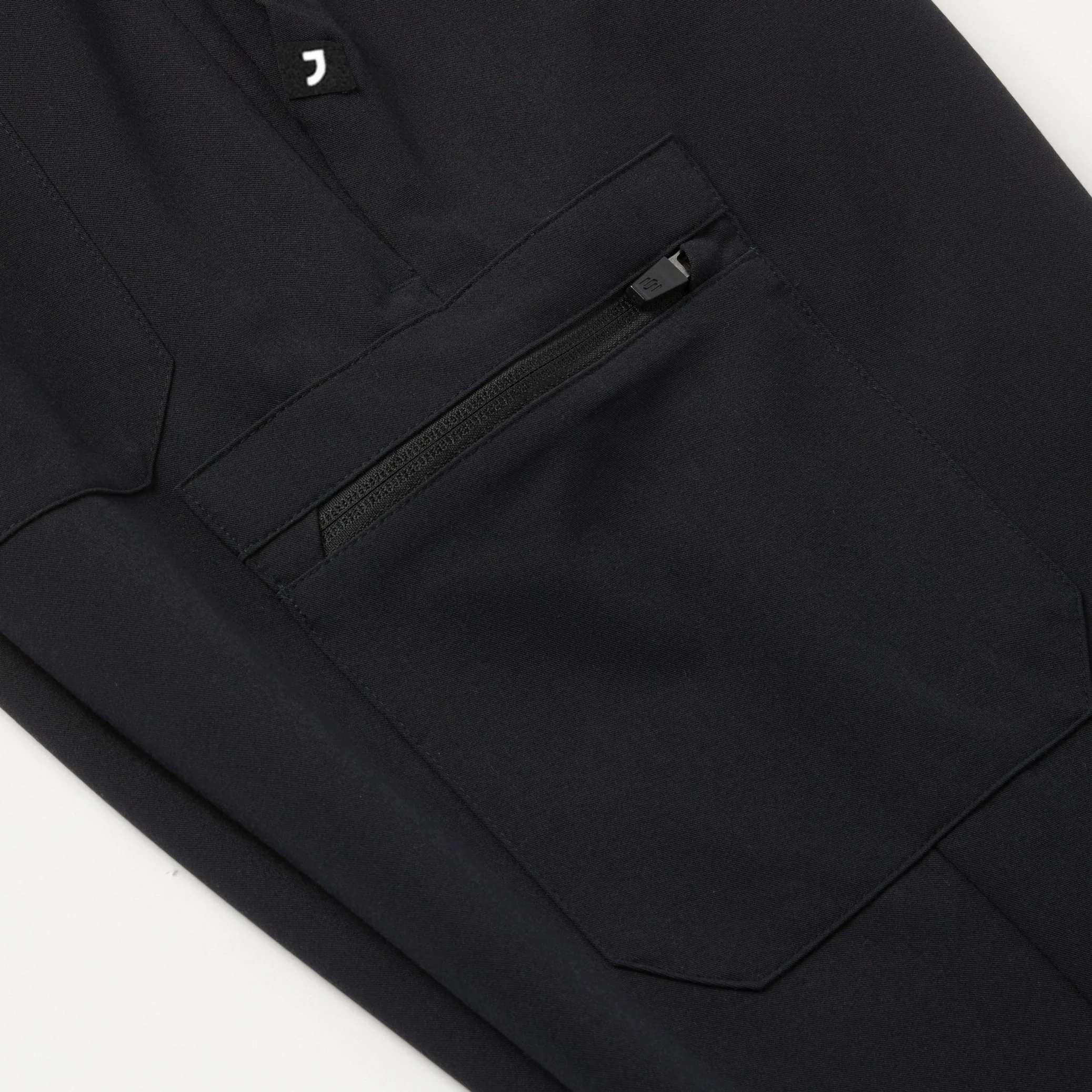 Osmo 8-Pocket Scrub Jogger - Black - Image 5