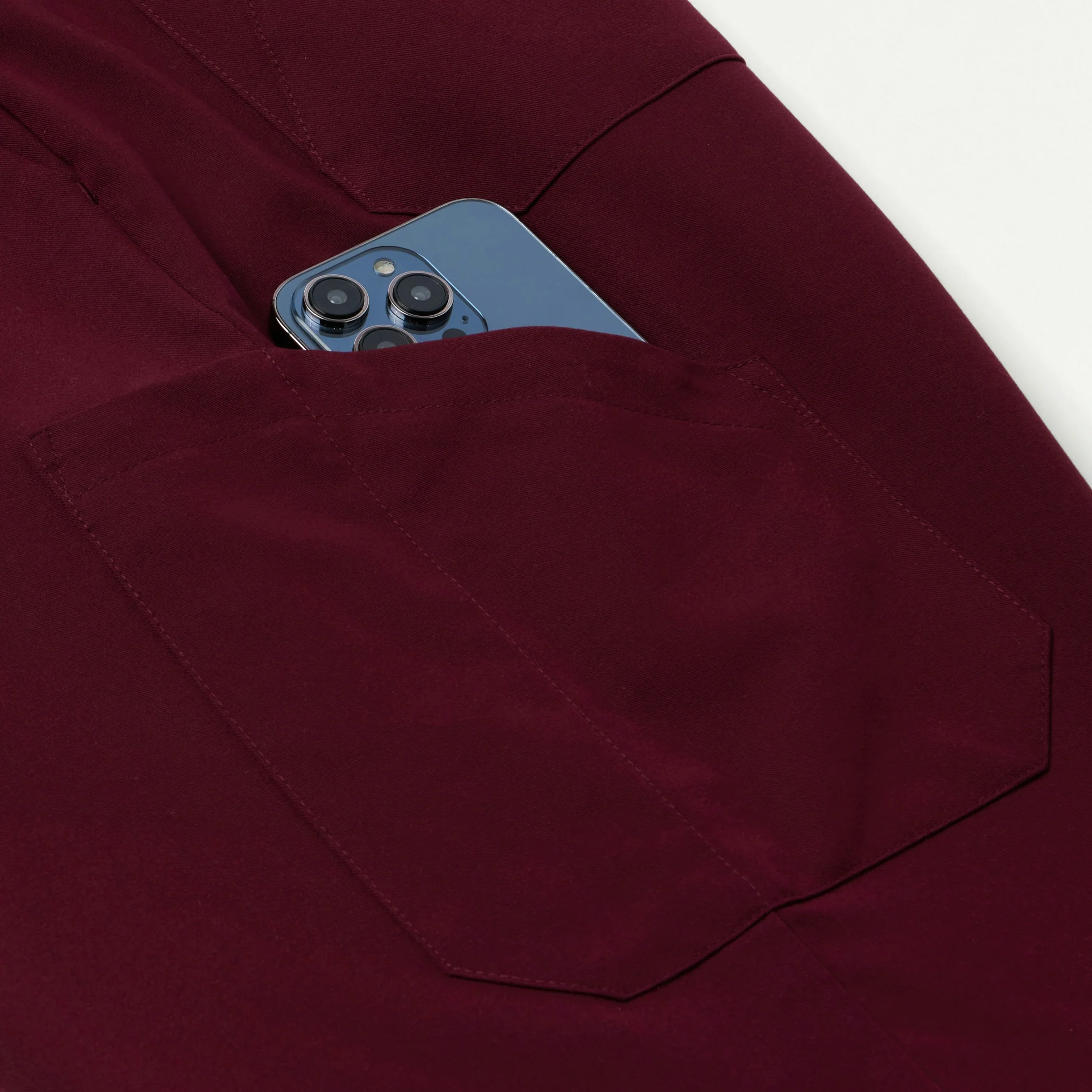 Osmo 8-Pocket Scrub Jogger - Burgundy - Image 6
