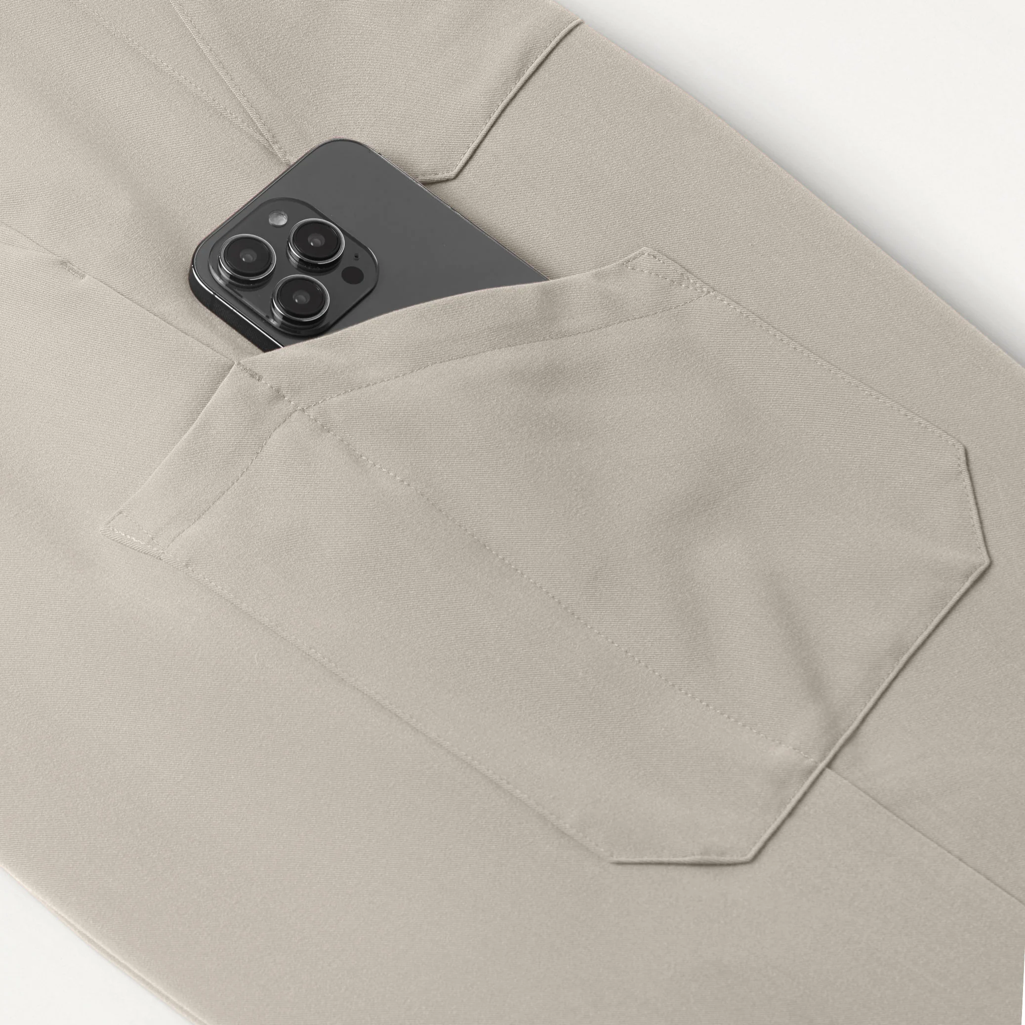 Osmo 8-Pocket Scrub Jogger - Fog - Image 6