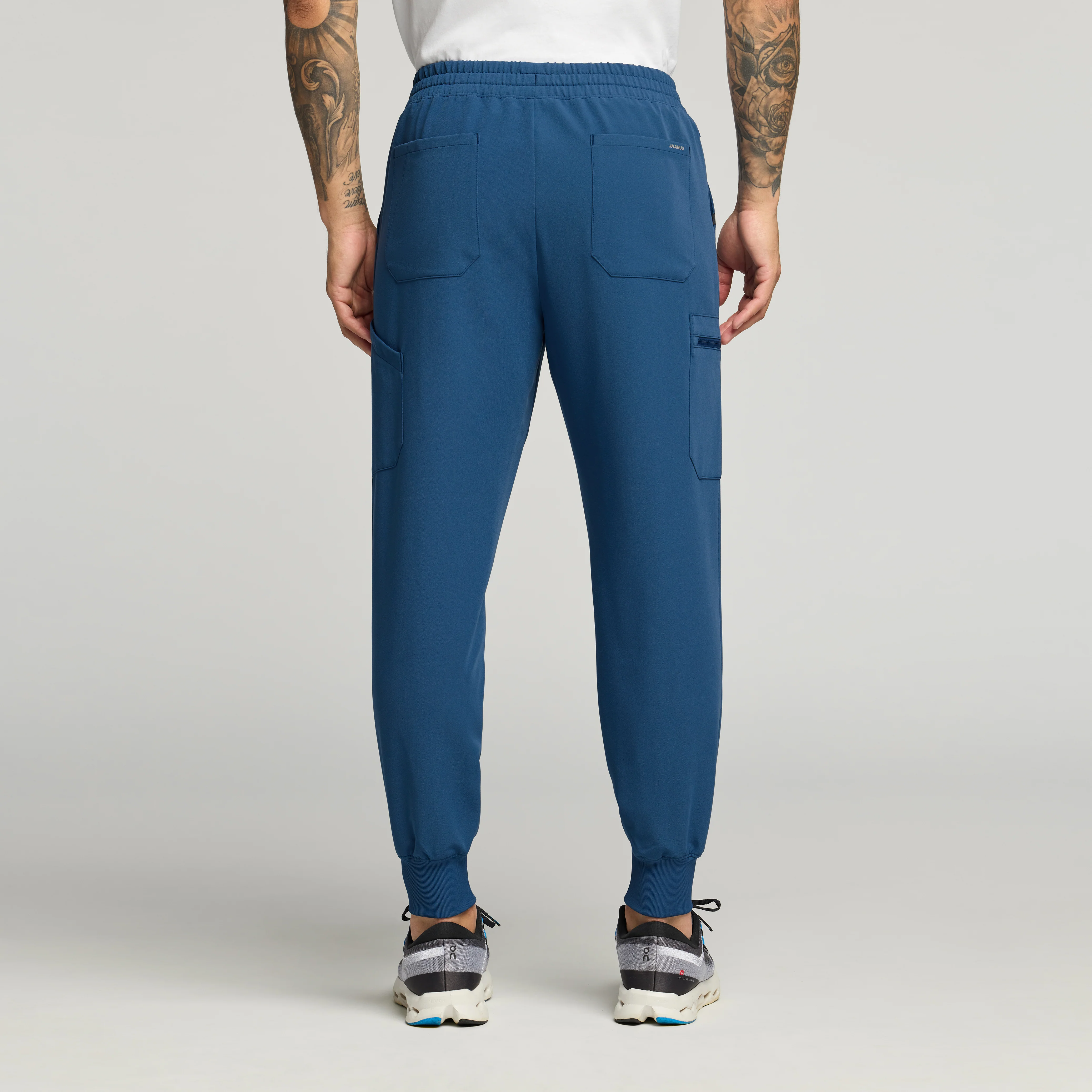 Osmo 8-Pocket Scrub Jogger - Ocean - Image 4