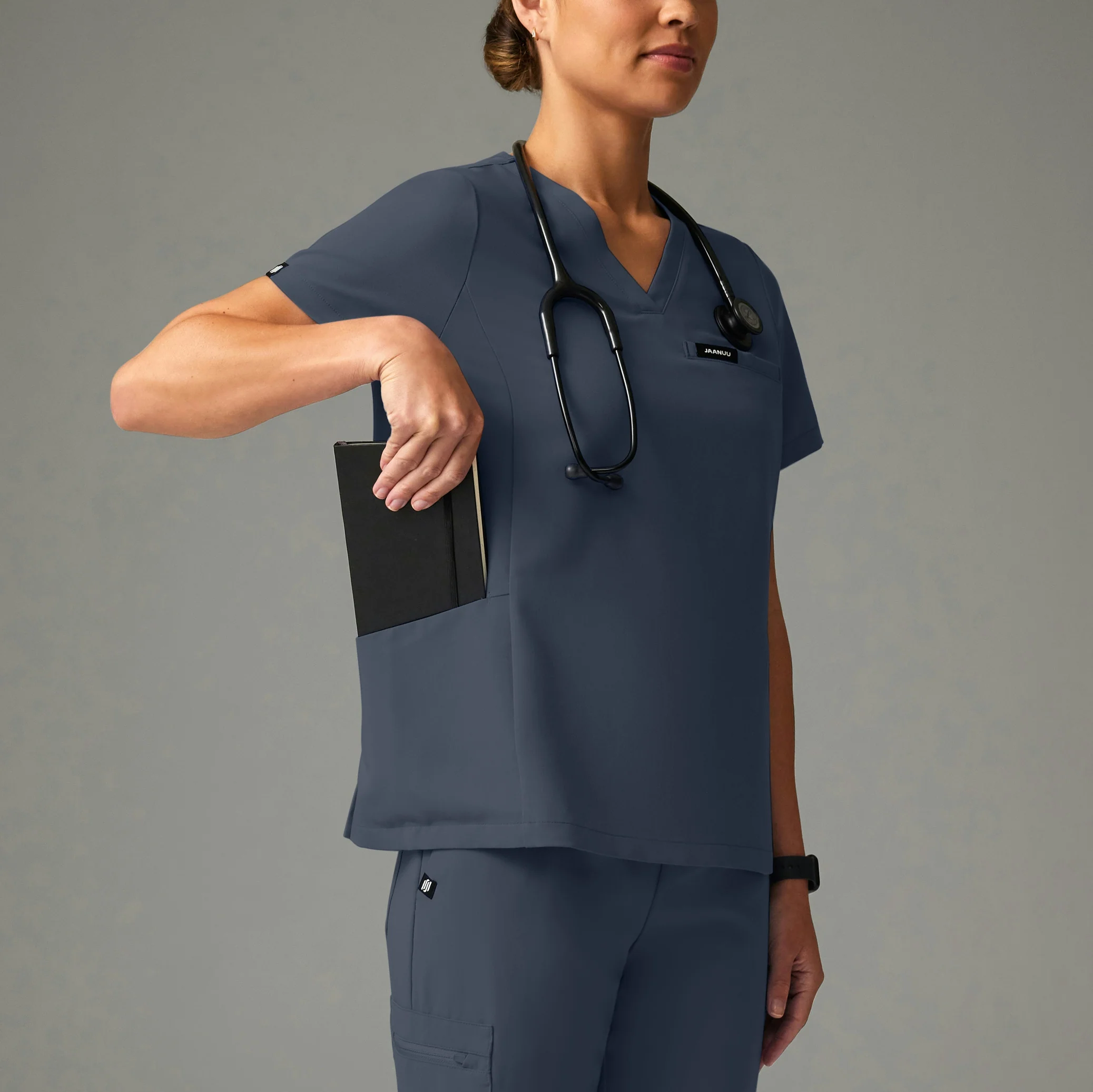 Magna 3-Pocket Scrub Top - Carbon Gray - Image 2